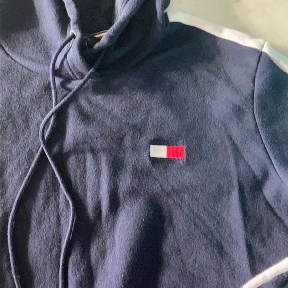 Tommy Hilfiger hoodie - like new! - Picture 4 of 7